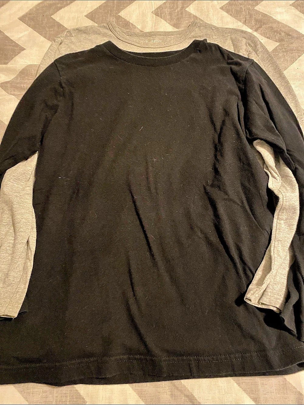 Children’s place Long Sleeve Tee Gray & Black bundle